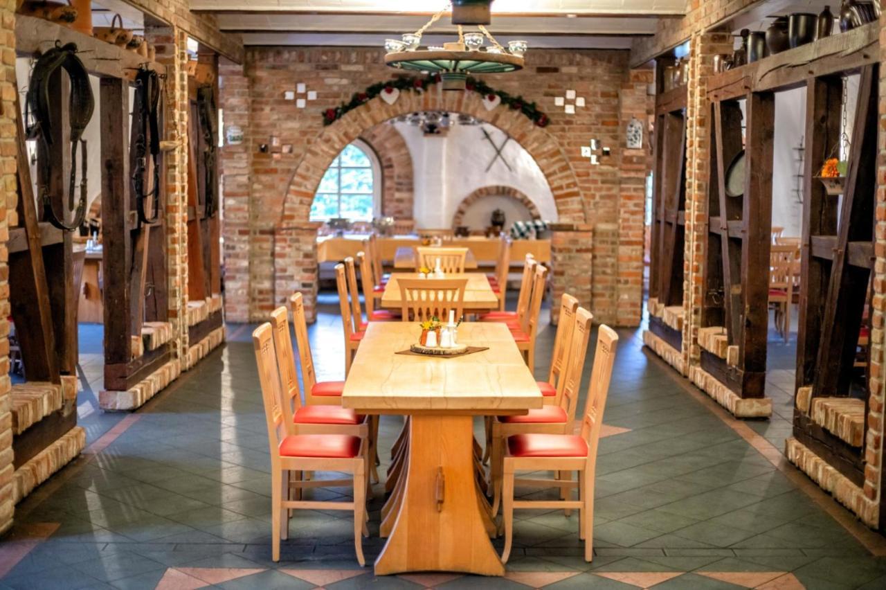 Ritterhof Kampehl Hotel Neustadt  Eksteriør billede